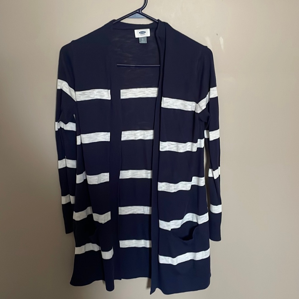 old navy striped pullover with pockets. size small.
